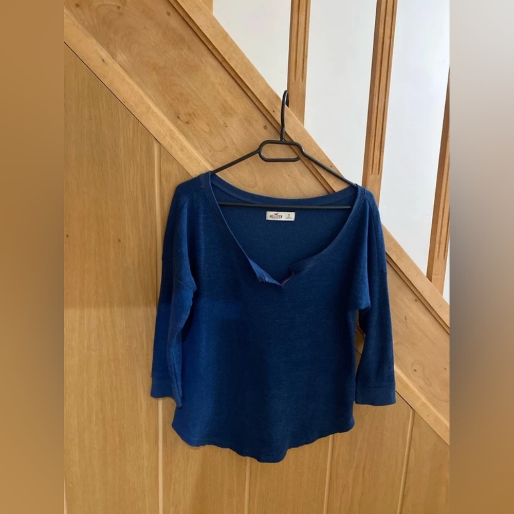 Hollister Women's Deep Blue Long Sleeve Top